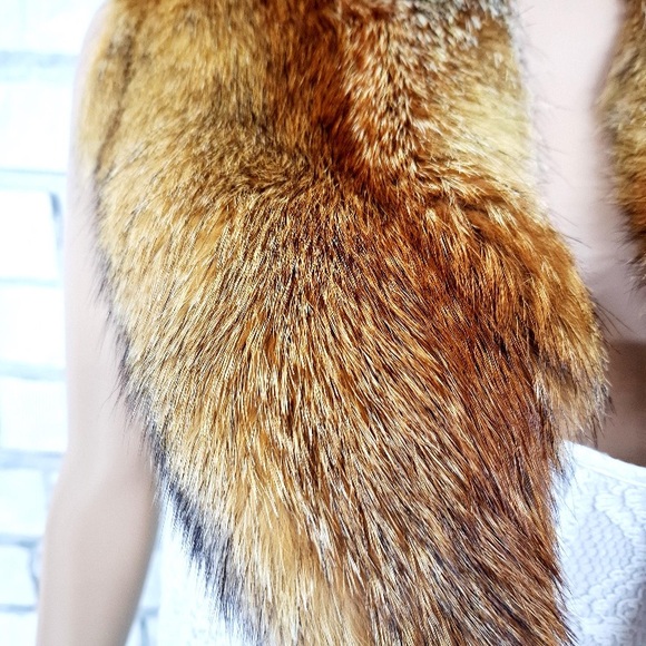 Luxurious Brown Fox Fur Collar - Picture 2 of 2